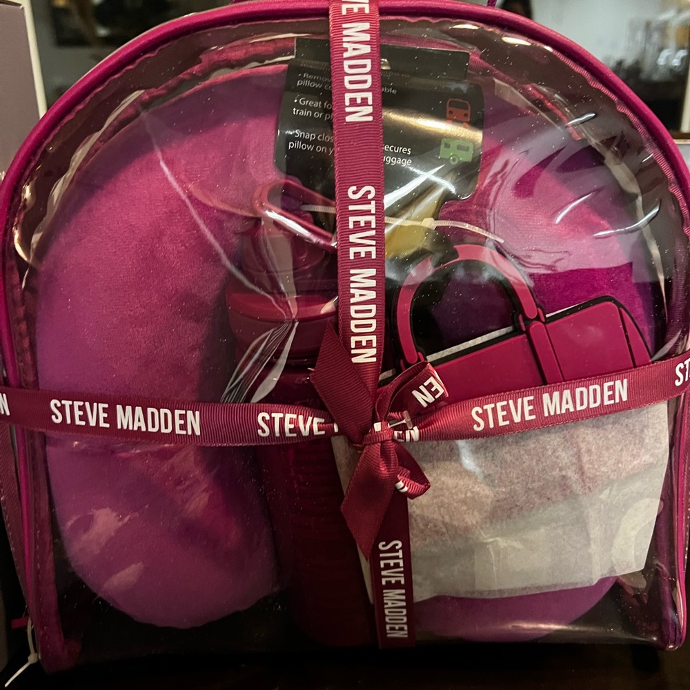 Steve Madden 4 Piece Travel Set